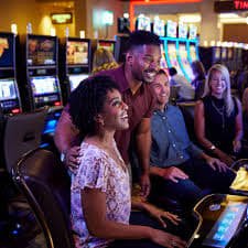 Tampilan fitur free spins dan multiplier di Sweet Bonanza